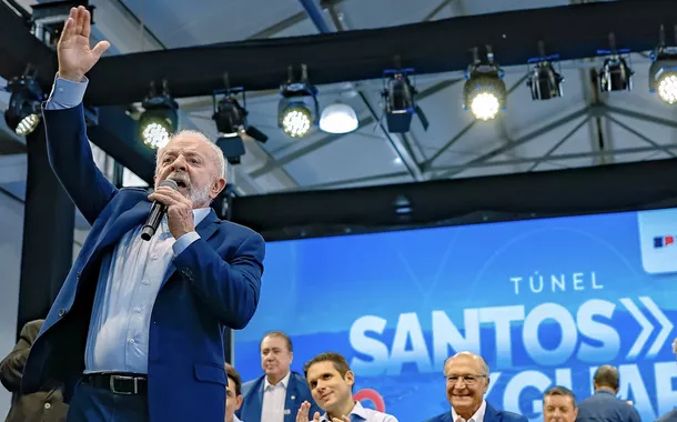 Lula promete ‘bem bolado’ com Tarcísio para acabar com palafitas na Baixada Santista