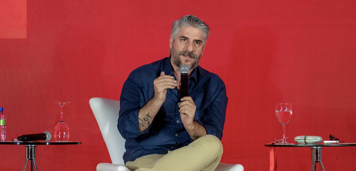 Jornalista Amauri Chamorro fala no painel o painel "As Experiências Internacionais", durante o evento "A Política Nacional sobre Drogas: um Novo Paradigma", realizado pelo Brasil 247, TV 247 e Consultor Jurídico, com apoio do grupo Prerrogativas - Brasília (DF) - 18/02/2025