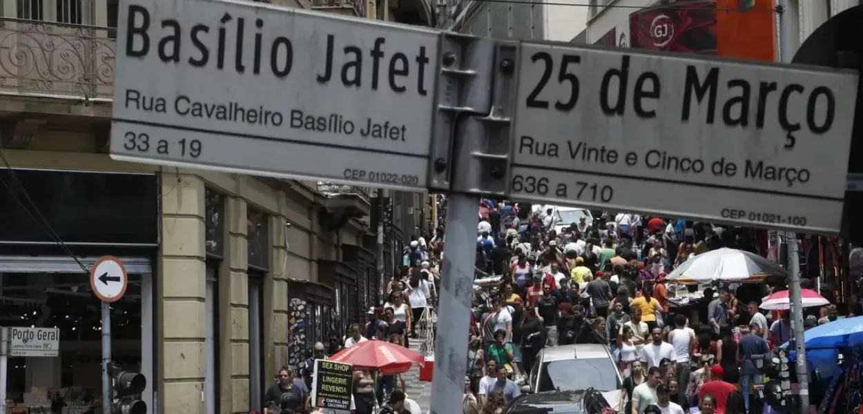 Rua 25 de março em São Paulo