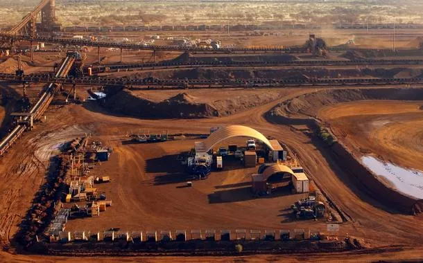 Minério de ferro registra perda mensal por preocupações com exportação de aço da China