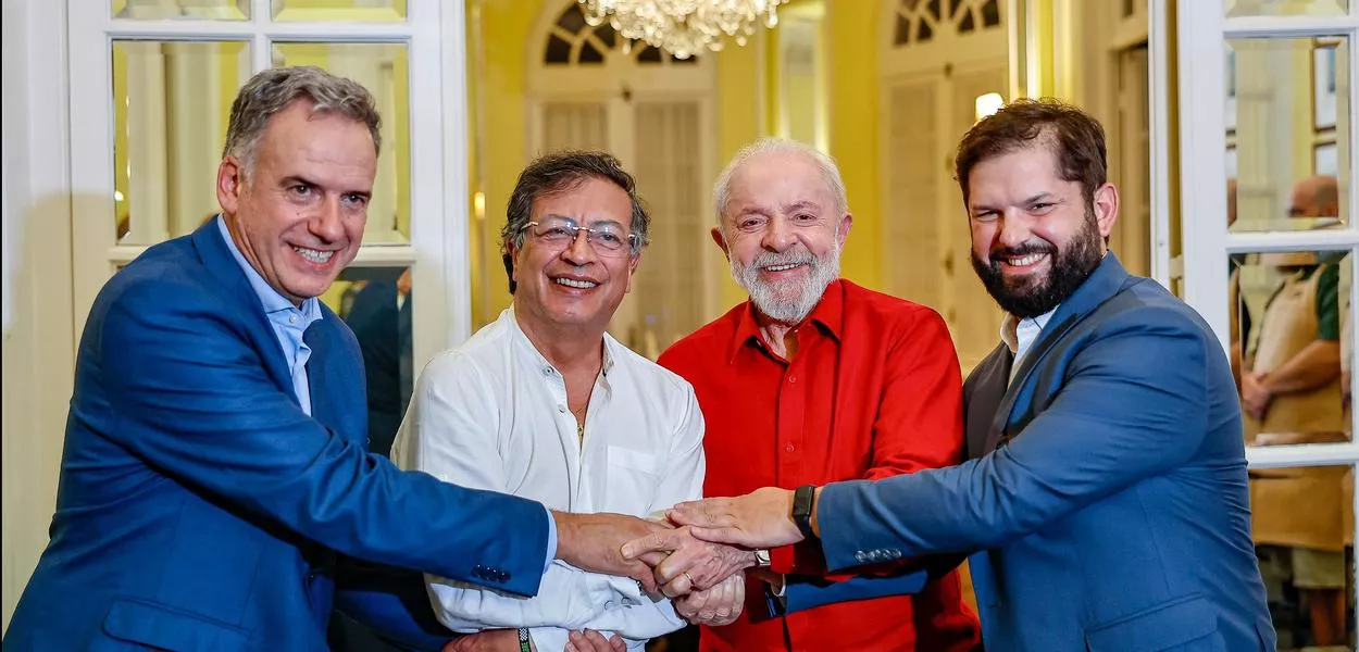 Da esq. para a dir: Yamandú Orsi, Gustavo Petro, Lula e Gabriel Boric no Uruguai