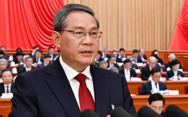 Primeiro-ministro chinês Li Qiang apresenta o relatório de trabalho do Congresso Nacional do Povo