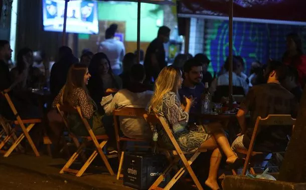 Atividade de serviços volta a crescer em fevereiro no Brasil com avanço da demanda, mostra PMI
