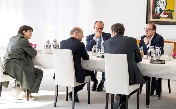 Chanceler da Alemanha, Olaf Scholz, se encontra com líder conservador, Friedrich Merz, em Berlim
05/03/2025
