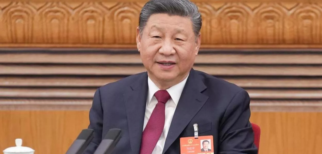 O presidente chinês fala a deputados durante sessão da Assembleia Popular Nacional 