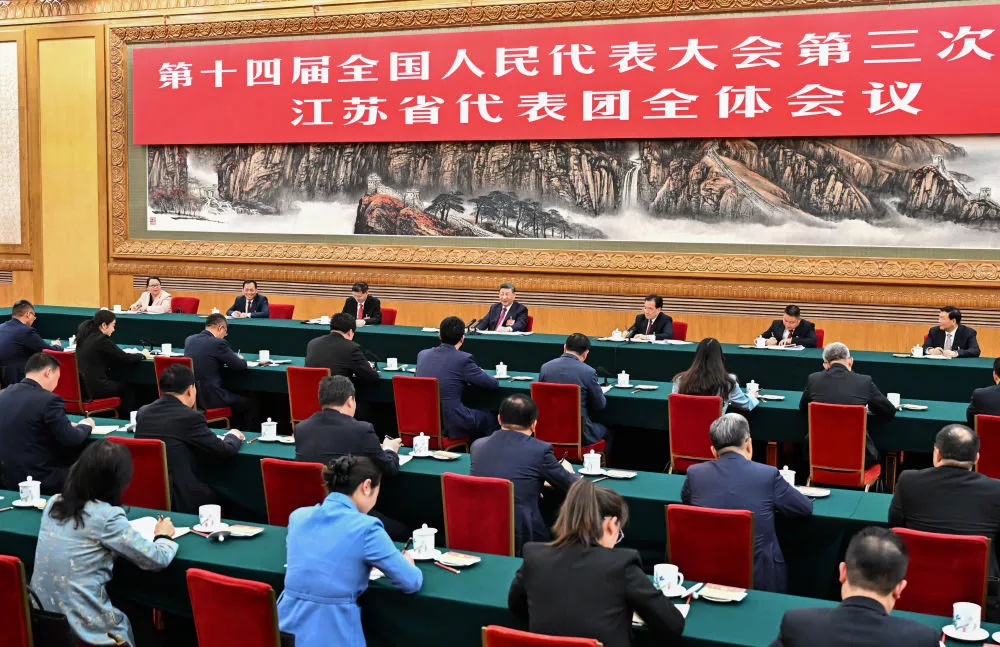 Xi Jinping pede mais contribuições de Jiangsu para desenvolvimento nacional