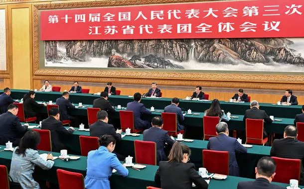 Xi Jinping pede mais contribuições de Jiangsu para desenvolvimento nacional