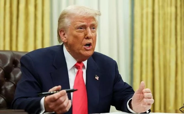 Trump pede que Suprema Corte dos EUA intervenha em sua tentativa de restringir a cidadania inata