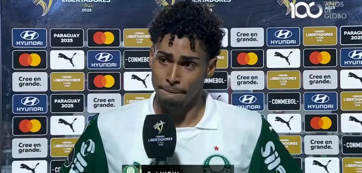Meia Luighi do Palmeiras em entrevista coletiva após sofrer racismo em campo 