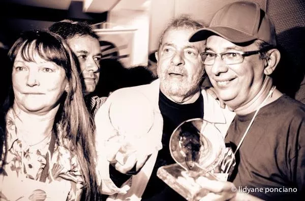 Daniel Pearl (à direita de Lula)