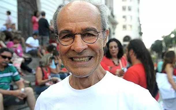 “Quero exercer minha profissão de ator e, por meio dela, contribuir para formar um cidadão consciente”, diz Osmar Prado