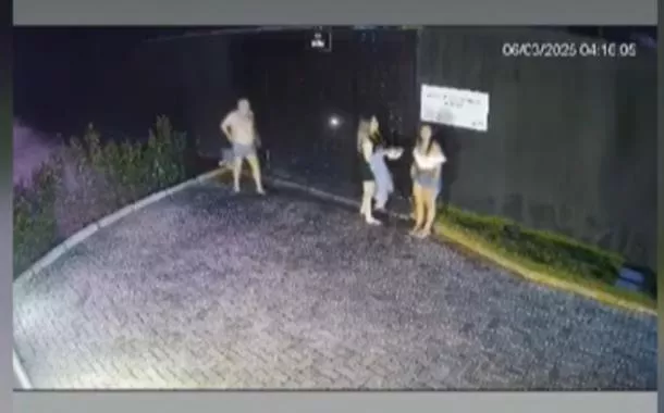 Suplente de parlamentar atira contra jovem em motel (vídeo)