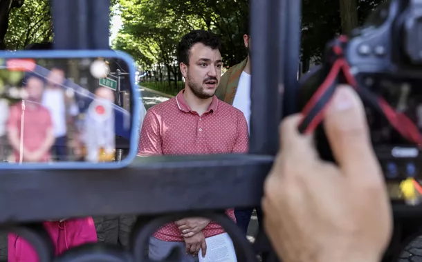 Juiz bloqueia temporariamente deportação de estudante pró-palestino preso na Universidade de Columbia