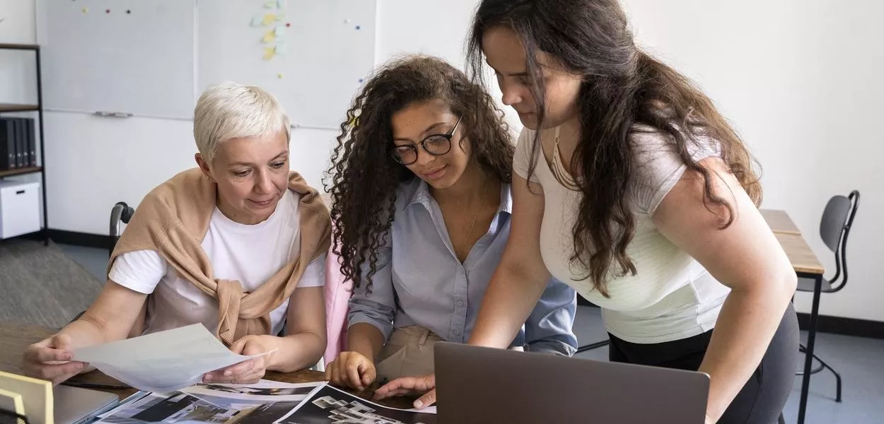 Mulheres recebem 20,9% a menos do que os homens, diz relatório
