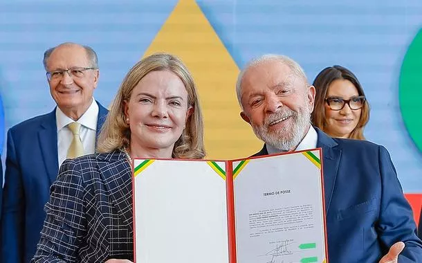 Da esq. para a dir.: Geraldo Alckmin, Gleisi Hoffmann, Lula e Janja