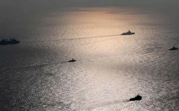Irã, China e Rússia iniciam exercícios navais conjuntos enquanto Donald Trump tenta desestabilizar alianças