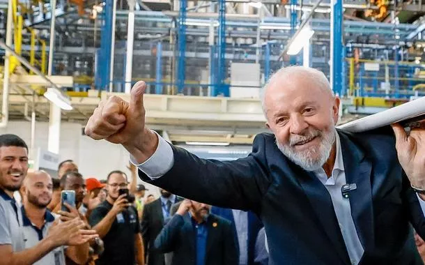 Com Lula, renda do trabalhador sobe a R$ 3.484 e bate recorde histórico em julho