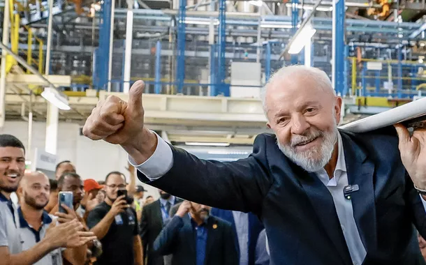 Lula rebate ameaças tarifárias de Trump: "aprendi a não ter medo de cara feia. Fale manso comigo"