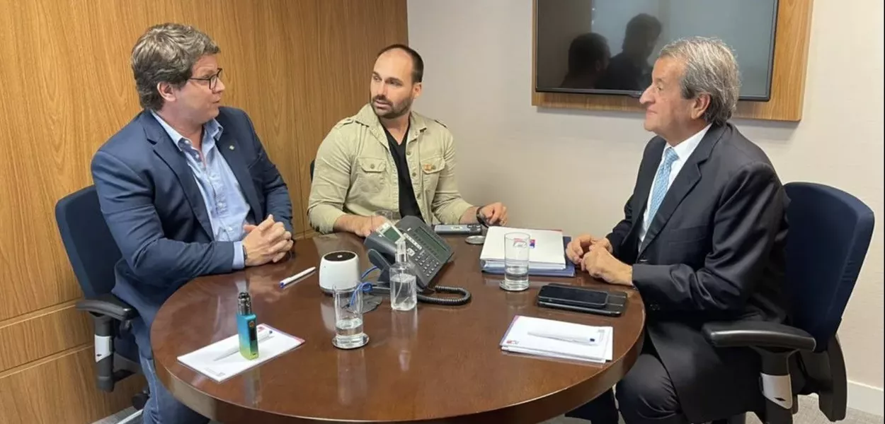 Mário Frias, Eduardo Bolsonaro e Valdemar Costa Neto