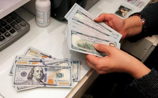 Notas de dólar
12/10/2021
