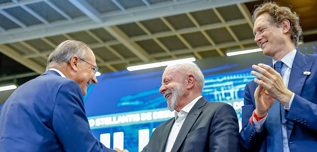 Da esq. para a dir.: Geraldo Alckmin, Lula e John Elkann