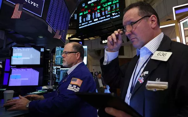 Bolsa dos EUA tem pior trimestre desde 2022 em meio a guerra tarifária de Trump
