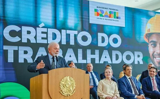Lula reclama de 'notícias cretinas' da imprensa e destaca "seriedade" do governo: "aqui tem política serena"