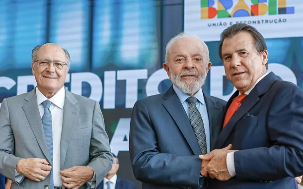 Lula manda recado à Faria Lima, critica "sacanagem" e garante que crédito será concedido aos trabalhadores com responsabilidade