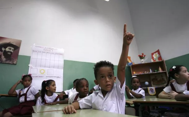 Jovem estudante cubano