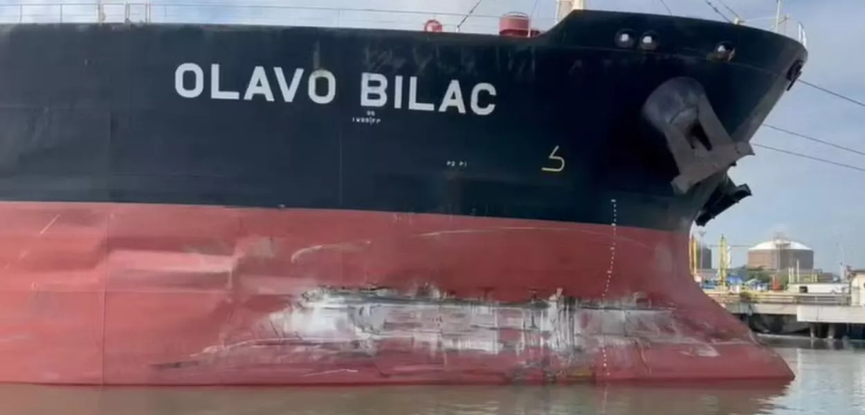 Navio no Porto de Santos