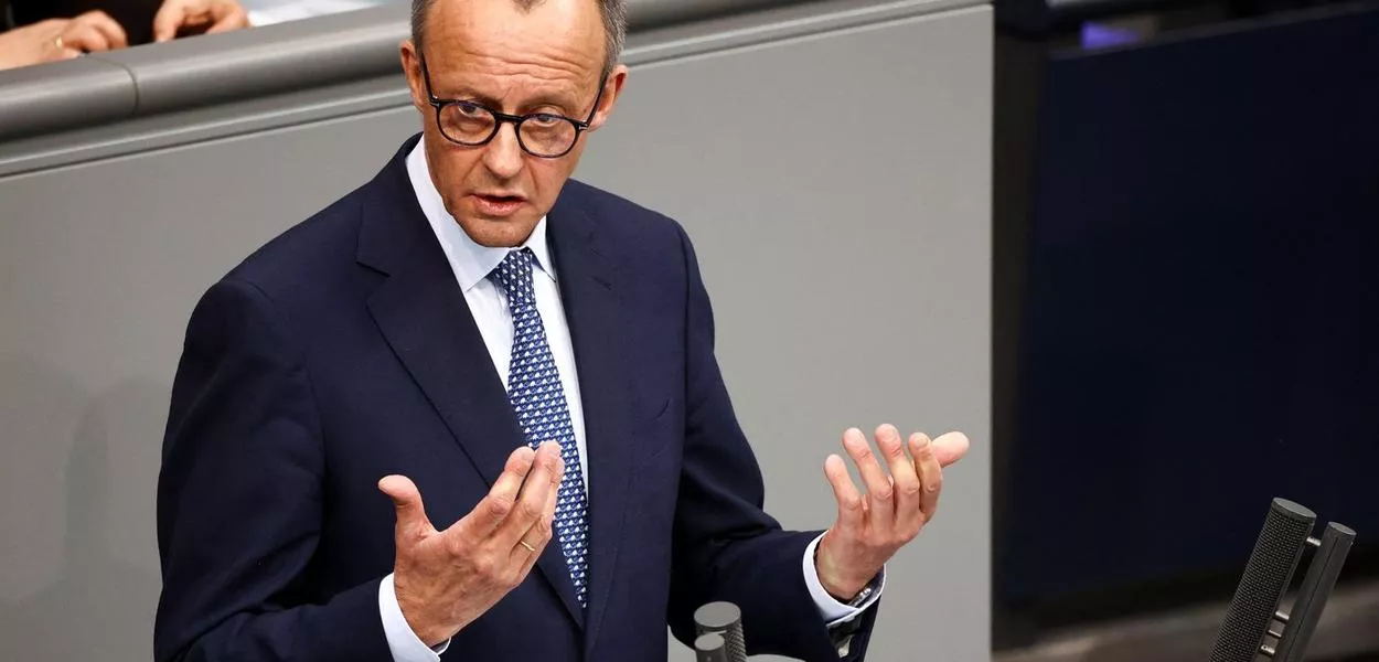 Líder de bloco conservador da Alemanha, Friedrich Merz, durante discurso ao Parlamento, em Berlim
13/03/2025
