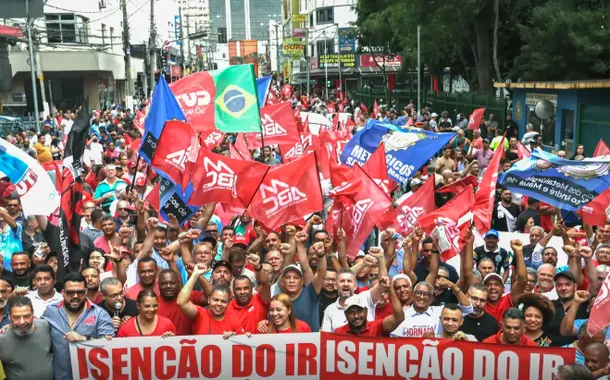 Protesto de metalúrgicos defende isenção de IR e redução de jornada