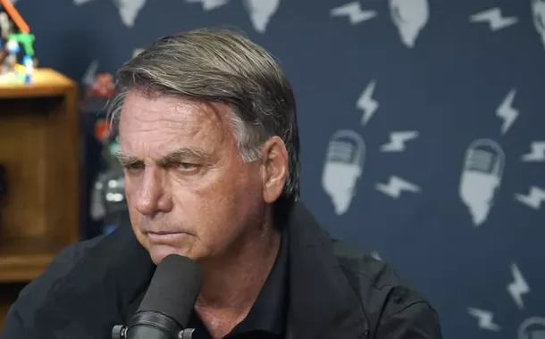 Bolsonaro mente ao dizer que criou a SAF e tenta se apropriar de títulos do Botafogo