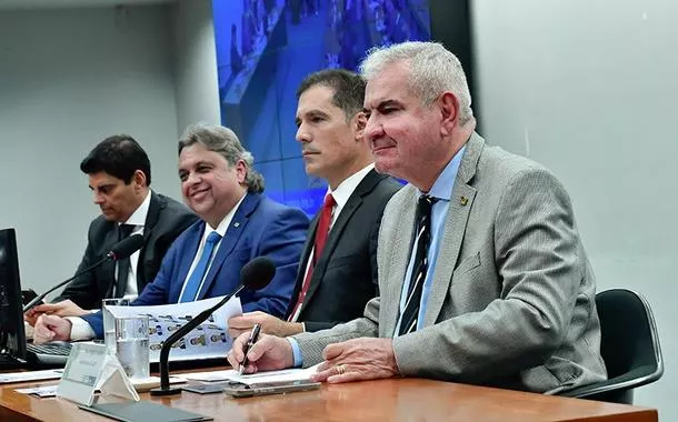 Congresso adia votação do Orçamento para abril