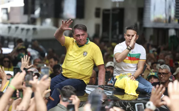 Bolsonaro ameaça continuar causando "problemas", diz que não irá fugir e ataca Moraes