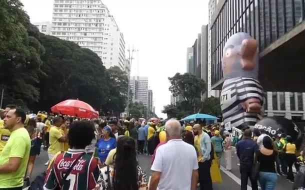 Ato bolsonarista na Avenida Paulista fracassa e reúne apenas 3 mil pessoas