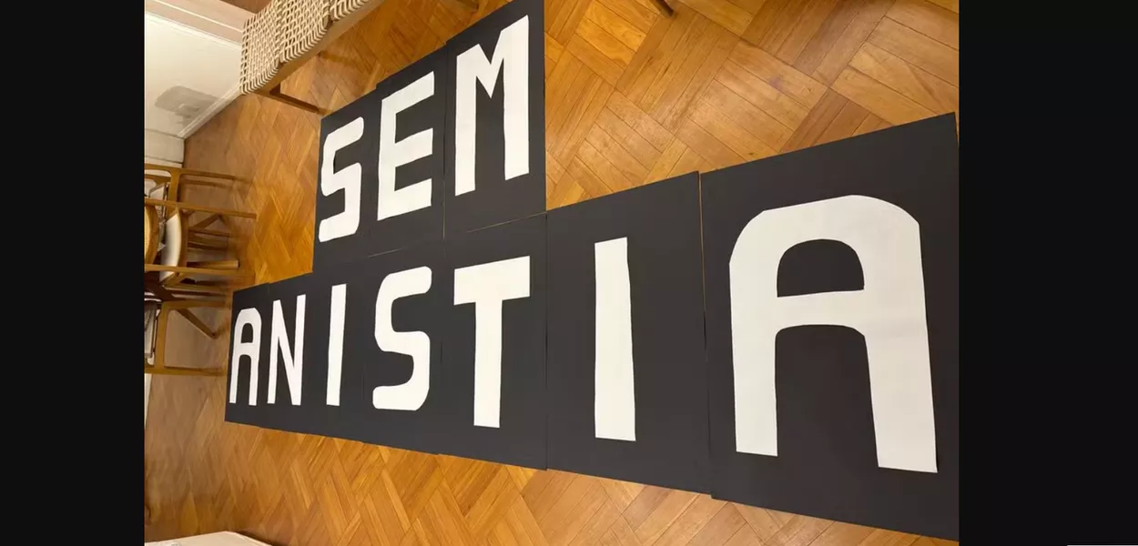 "Povo não esquecerá tentativa de violar democracia", diz idealizador de placa 'Sem anistia' em Copacabana