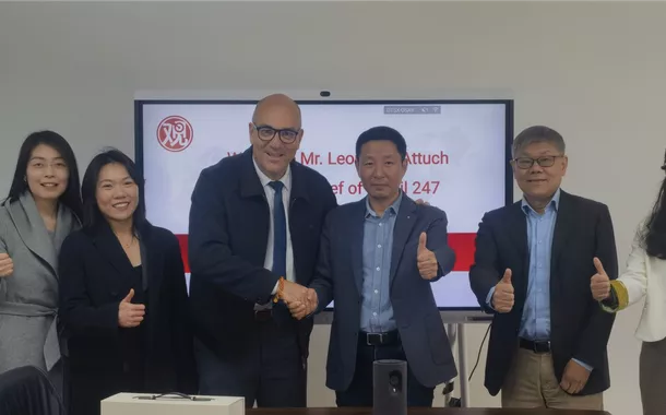 Leonardo Attuch e a equipe do Guancha celebram a nova aliança