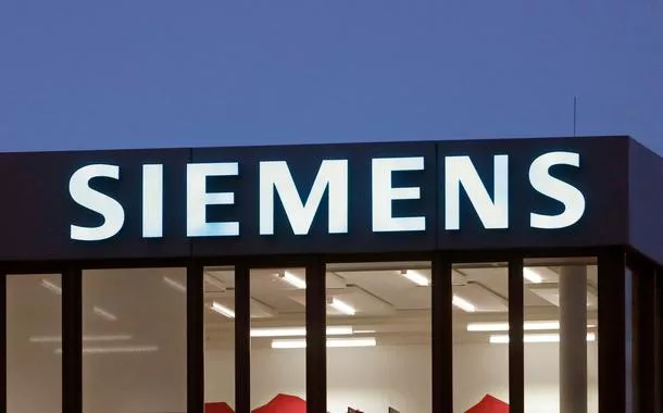 Logo da Siemens em Zug, na Suíça
