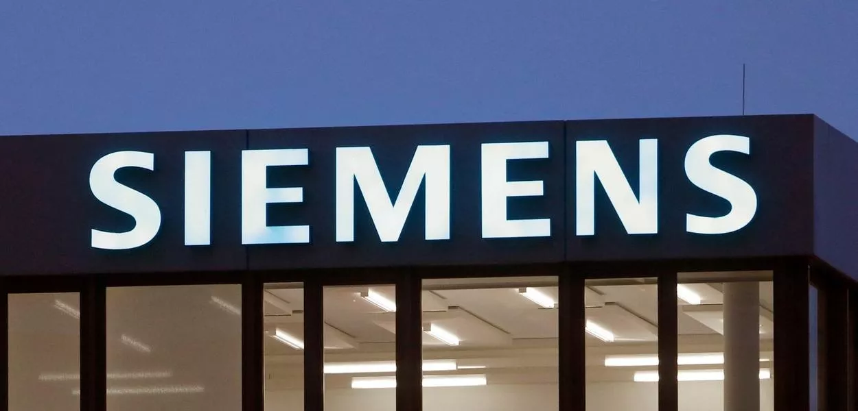 Logo da Siemens em Zug, na Suíça
