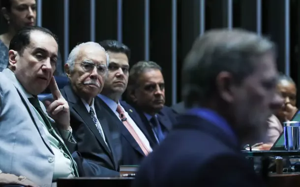 Sessão solene no Senado comemora os 40 anos da redemocratização