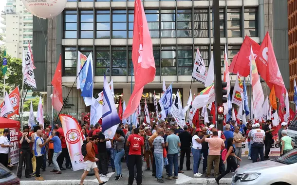 Centrais sindicais rompem trégua e miram Galípolo em protesto contra juros altos