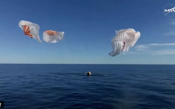 Astronautas da NASA retornam à Terra após missão prolongada no espaço (vídeo)