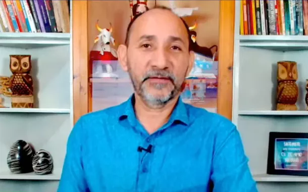 "Bolsonaro não é um líder, é um oportunista": Aquias Santarém critica o bolsonarismo e o uso político da religião