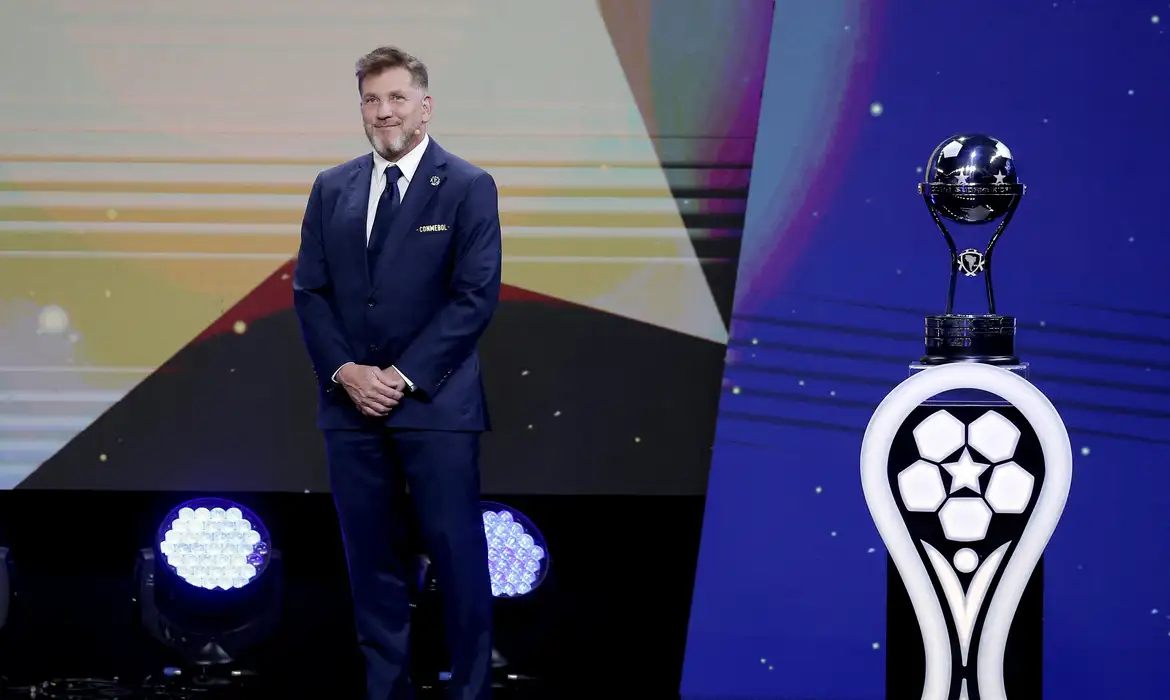 Presidente da Confederação Sul-Americana de Futebol (Conmebol), Alejandro Dominguez