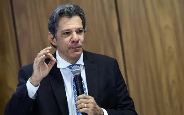 Lula recomenda "muita prudência" com tarifaço de Trump, diz Haddad