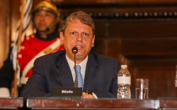 Alesp aprova aumento salarial de Tarcísio e eleva teto do funcionalismo paulista