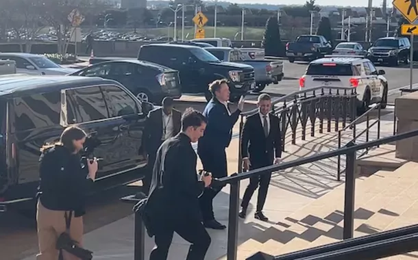 Elon Musk vai ao Pentágono e promete perseguir 'vazadores de informações falsas' sobre guerra com a China