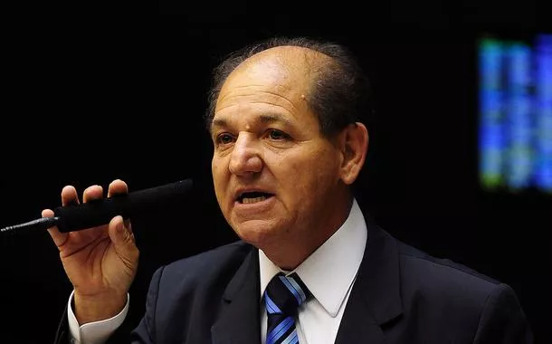 Câmara dos Deputados convoca suplente de Eduardo Bolsonaro