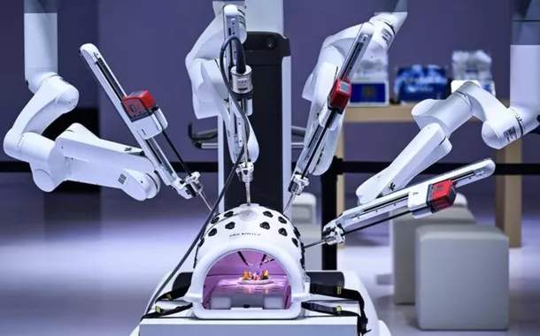China avança na adoção de IA para transformar serviços médicos